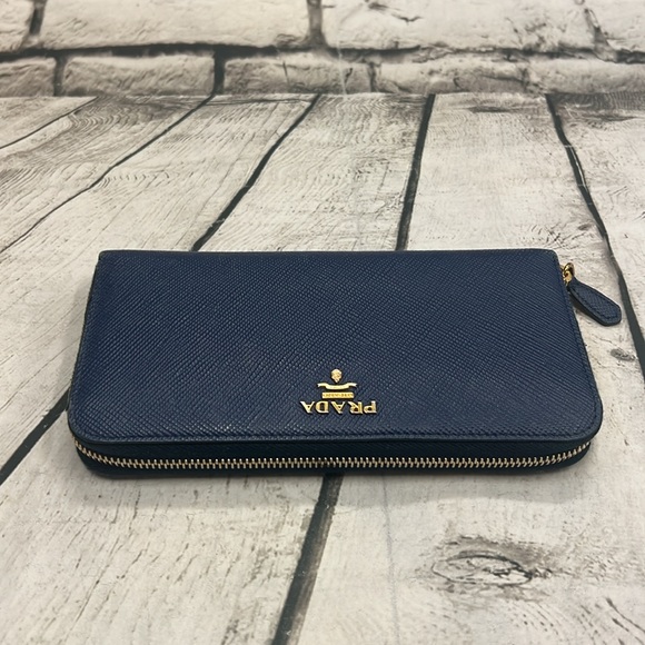 Prada Saffiano Blue Leather Zippy Continental Zip Around Wallet - Picture 6 of 16